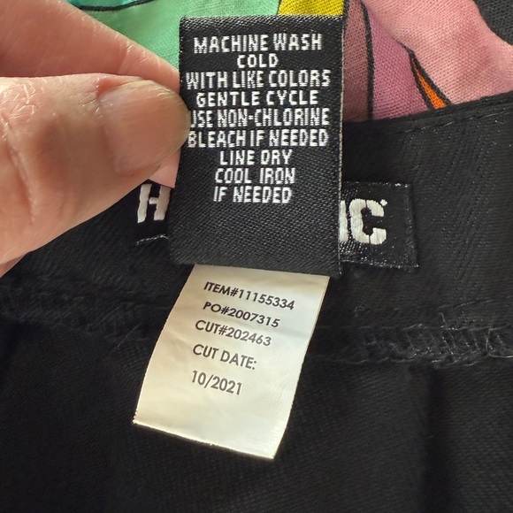 Hot Topic Classic Black Pleated Skirt with White Stripes Women’s XL Punk Goth - Picture 8 of 8